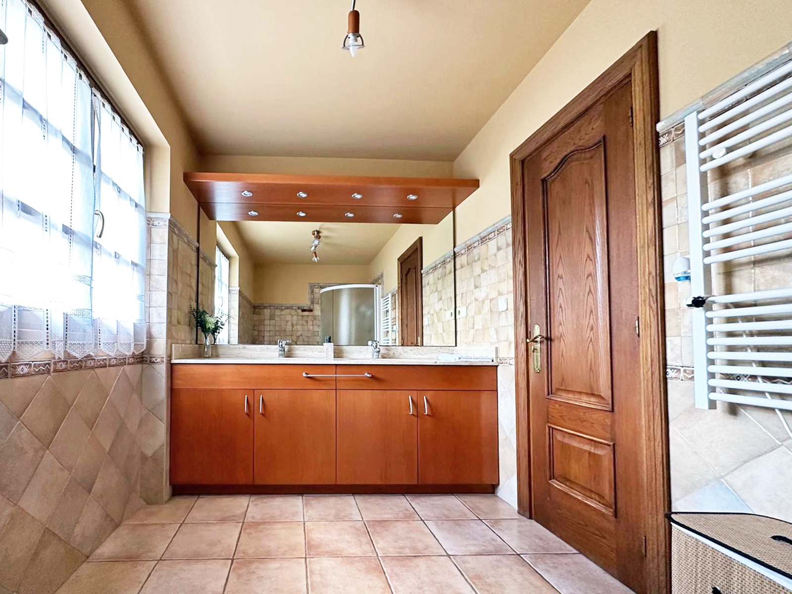 Baño compartido — detalle